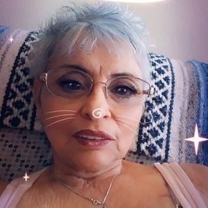 Meet your Posher, Gloria